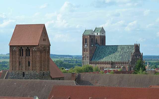 Blick über Prenzlau mit Marienkirche und Dominikanerkloster