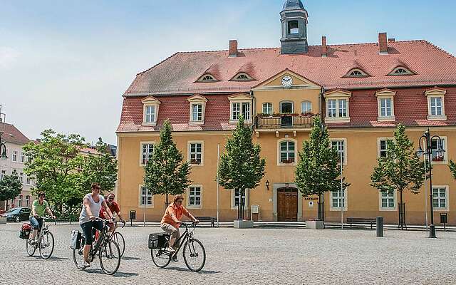 Radler auf dem Marktplatz Bad Liebenwerda