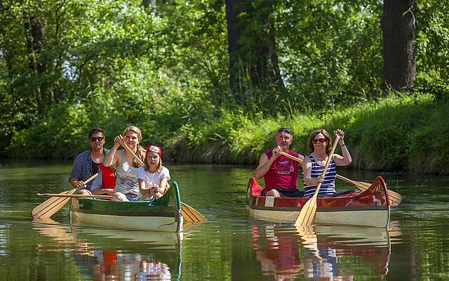 Kanuwanderer auf der Kleinen Elster