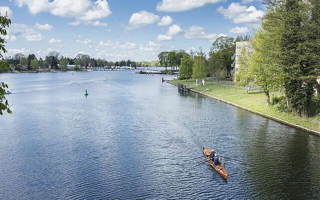 Ruderer auf der Spree in Erkner