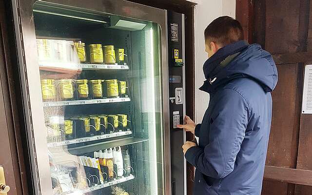 Einkauf am 24h Honig-Shop